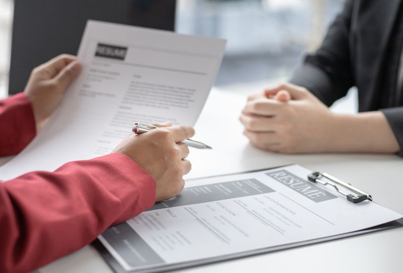 AGG-Falle im Recruiting: Warum eine Stellenanzeige 10.000 € kosten kann